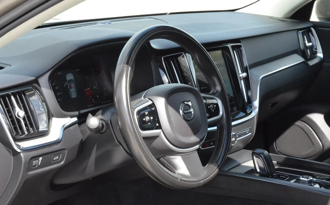 Volvo V60 Cross Country cena 135900 przebieg: 175000, rok produkcji 2021 z Zabrze małe 781